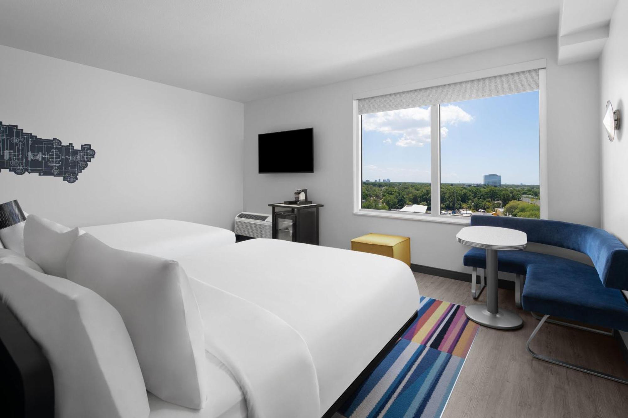Отель Aloft Tampa Midtown Экстерьер фото