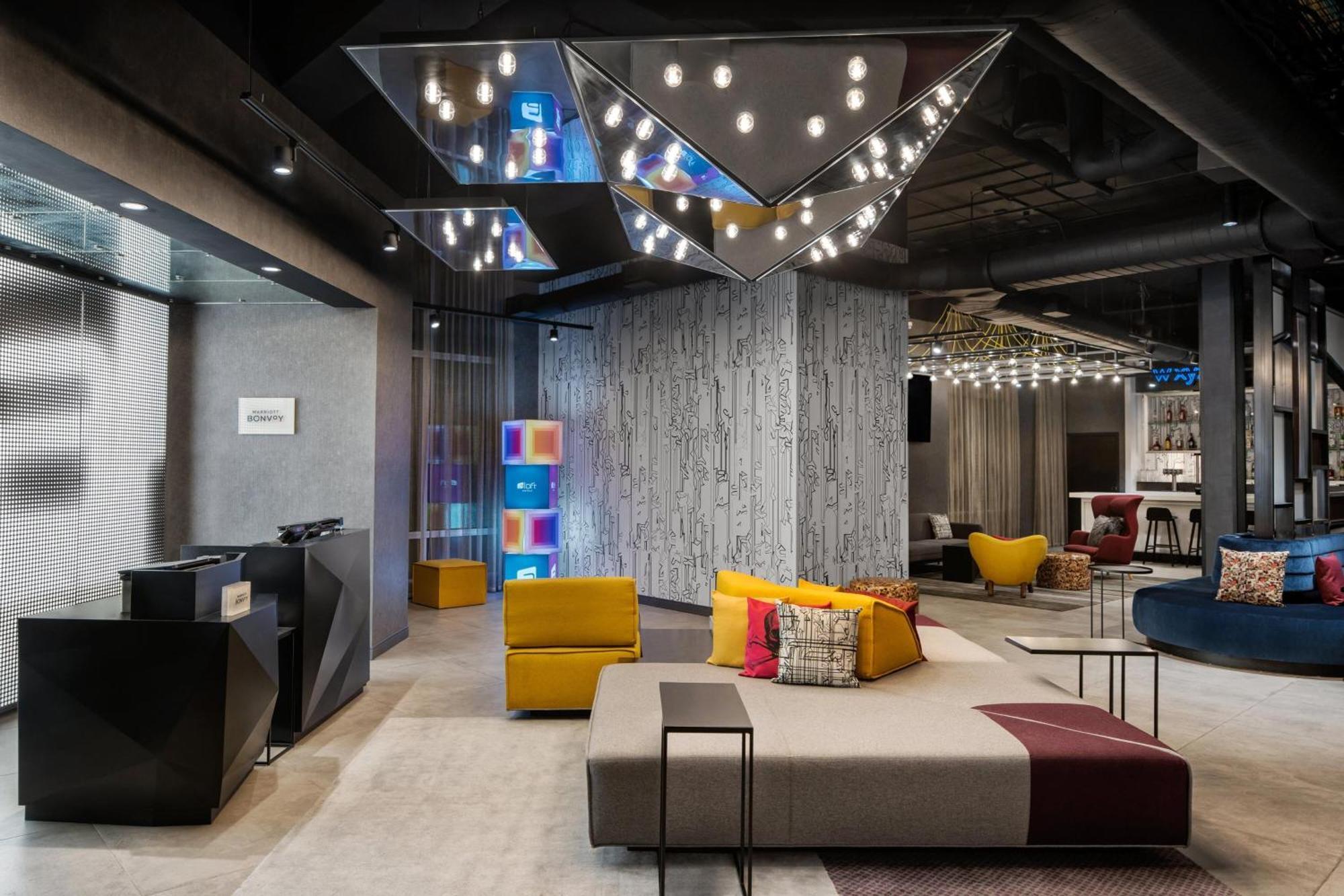 Отель Aloft Tampa Midtown Экстерьер фото