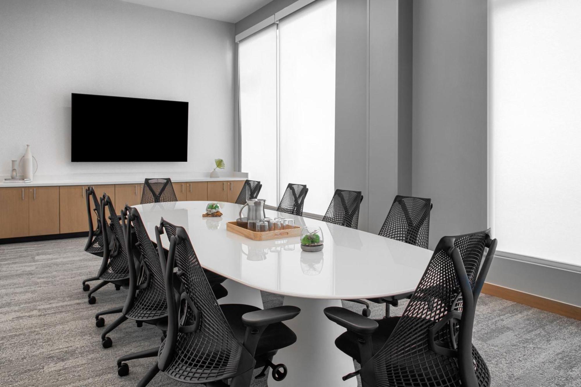 Отель Aloft Tampa Midtown Экстерьер фото