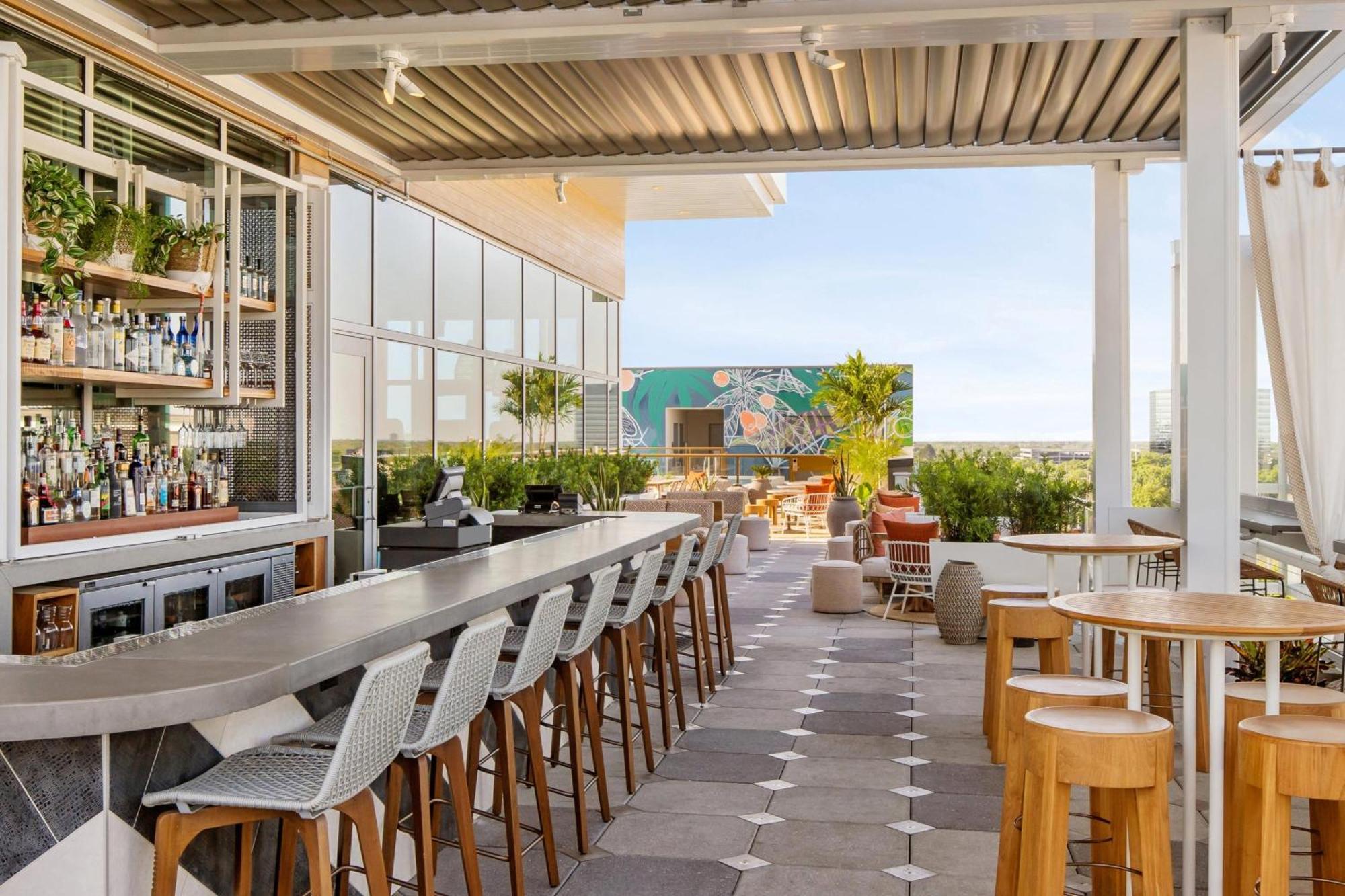 Отель Aloft Tampa Midtown Экстерьер фото