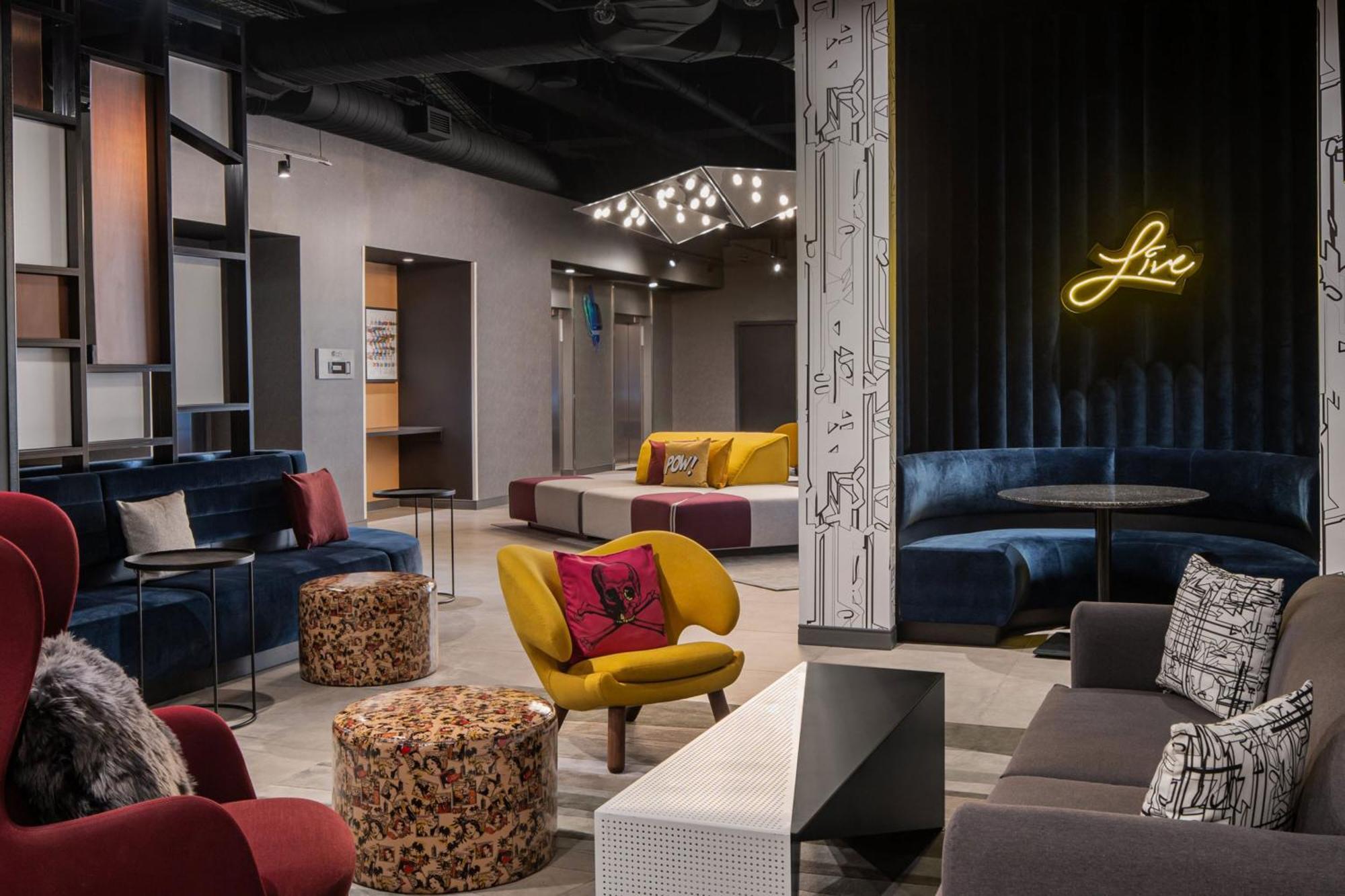 Отель Aloft Tampa Midtown Экстерьер фото